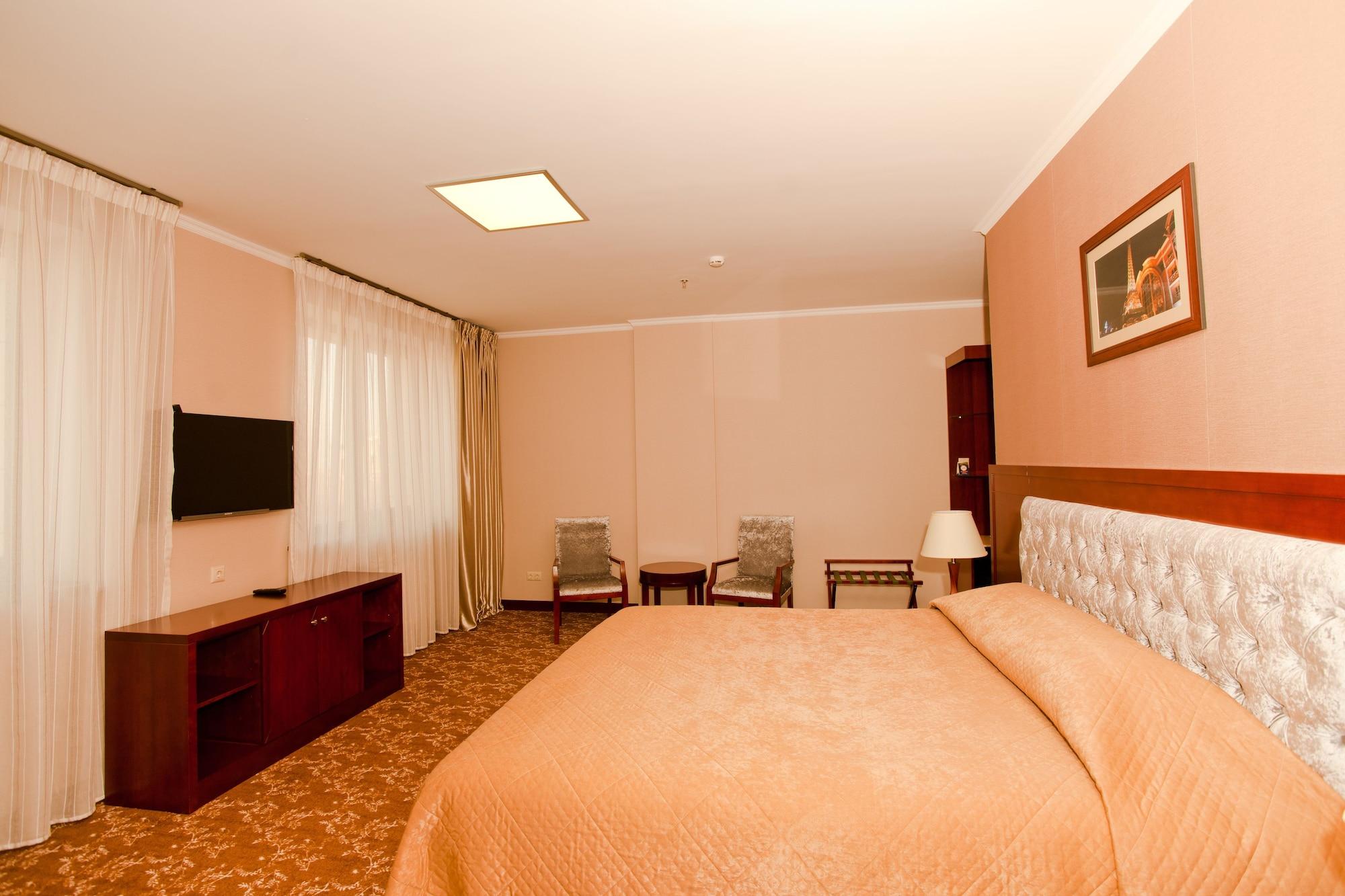 Grand Voyage Hotel Alma-Ata Buitenkant foto