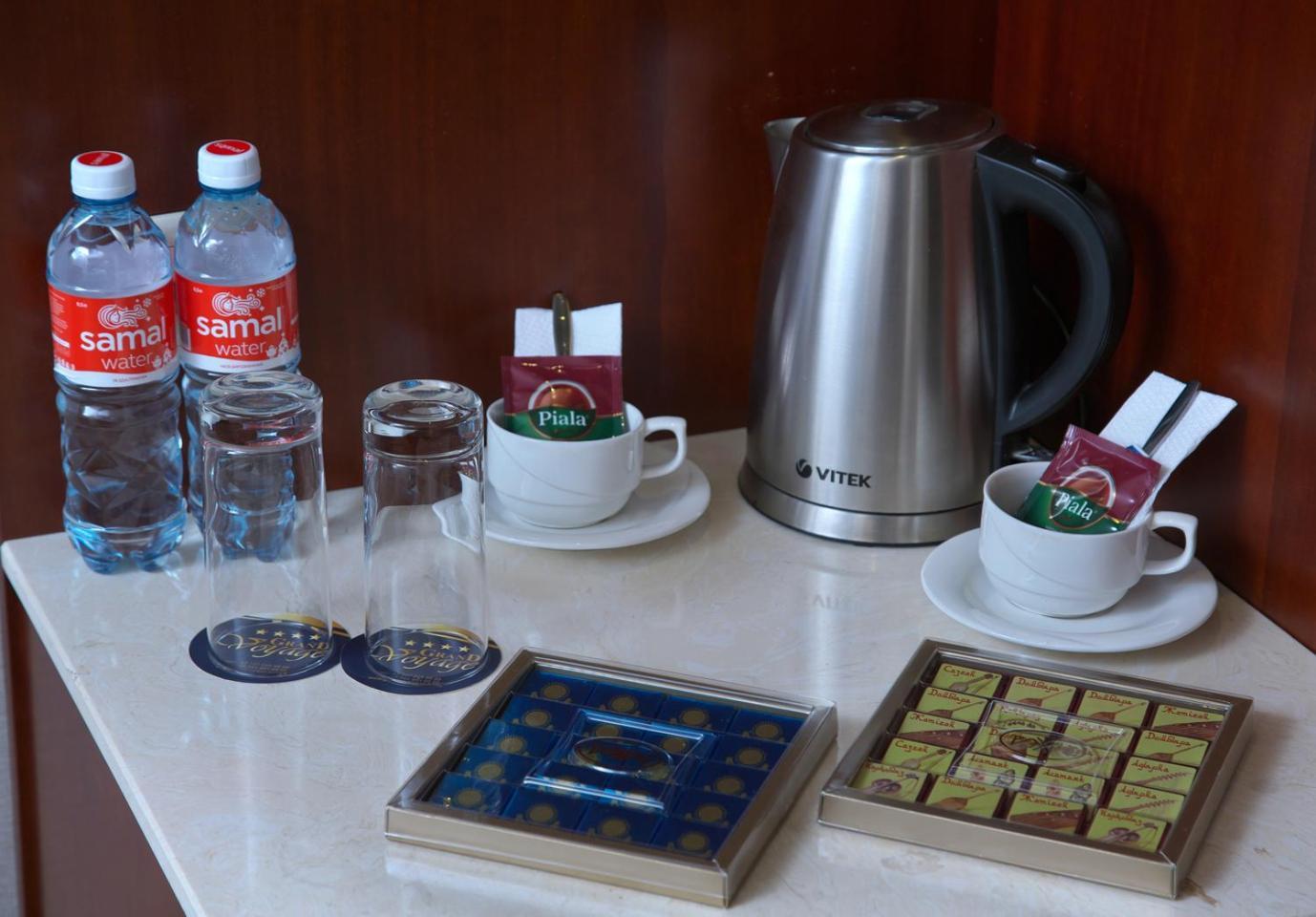 Grand Voyage Hotel Alma-Ata Buitenkant foto