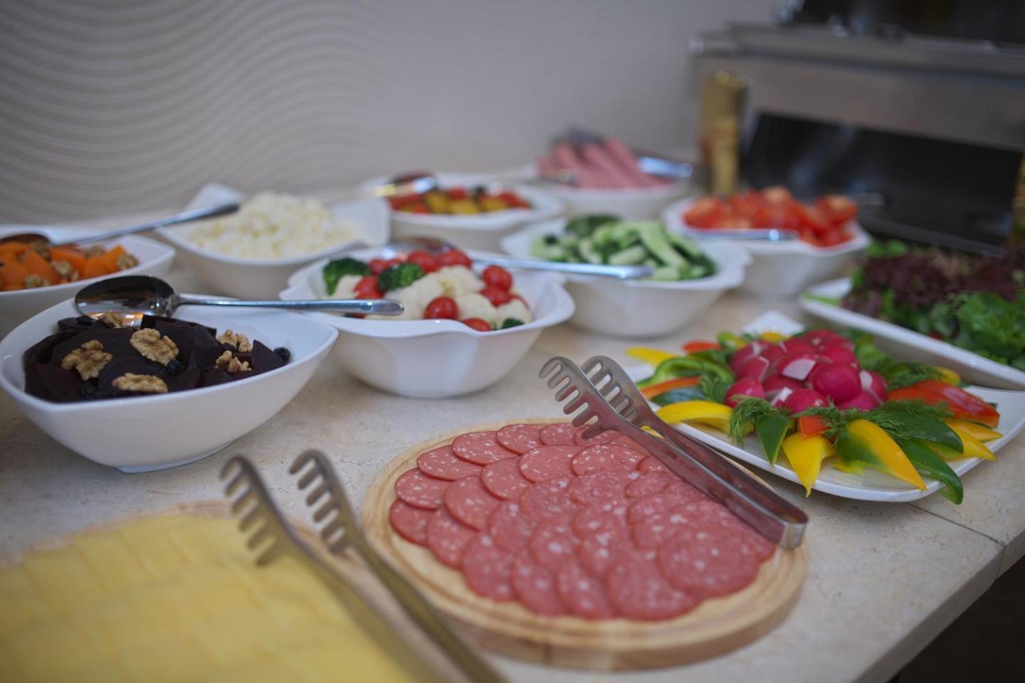 Grand Voyage Hotel Alma-Ata Buitenkant foto