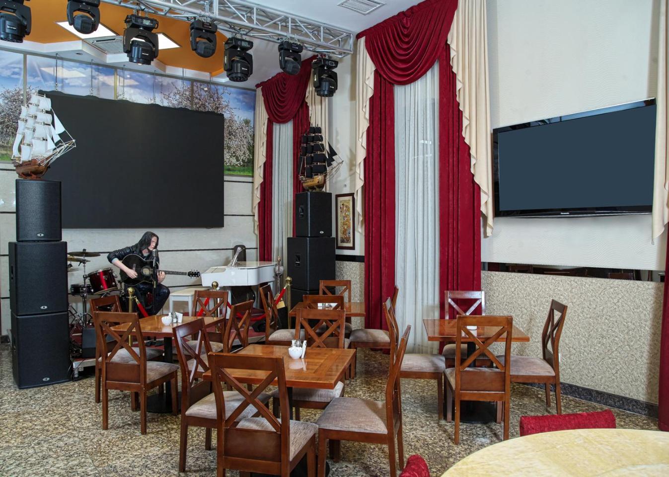 Grand Voyage Hotel Alma-Ata Buitenkant foto