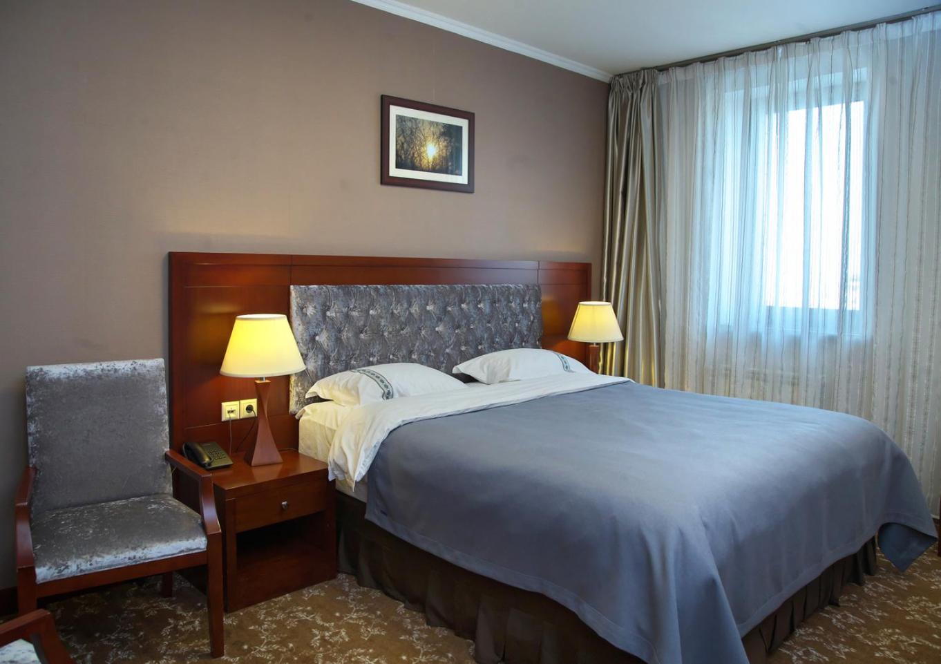 Grand Voyage Hotel Alma-Ata Buitenkant foto