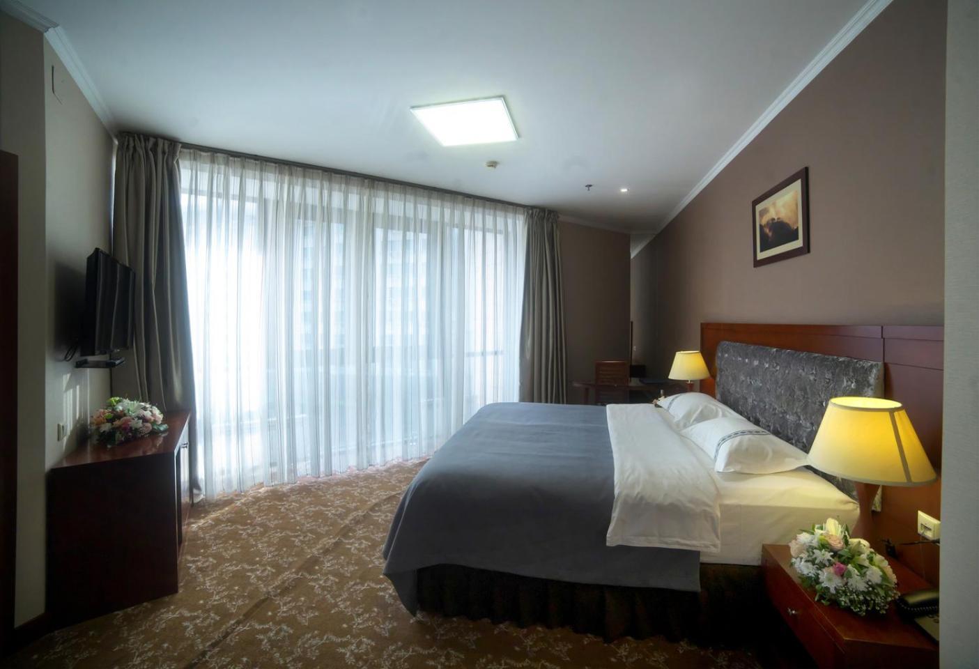 Grand Voyage Hotel Alma-Ata Buitenkant foto