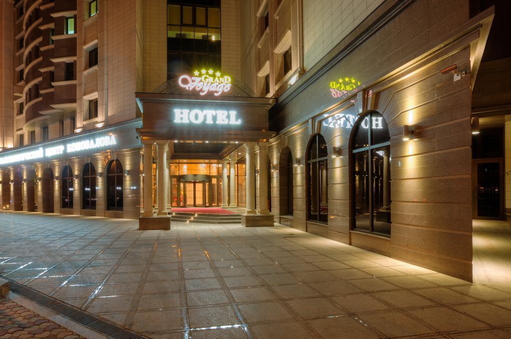 Grand Voyage Hotel Alma-Ata Buitenkant foto