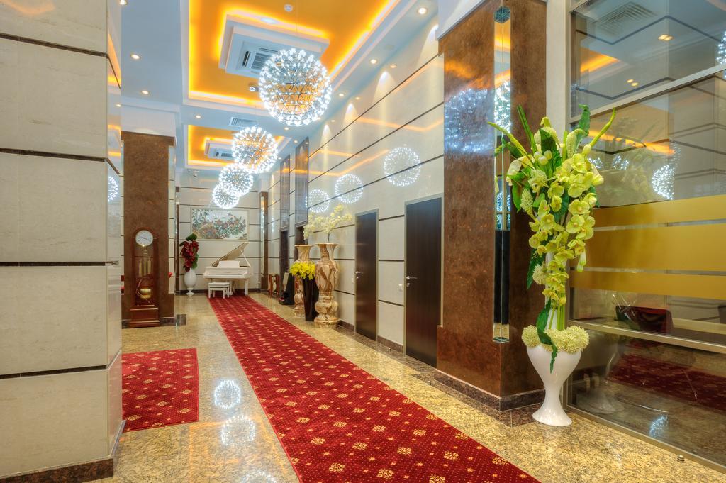 Grand Voyage Hotel Alma-Ata Buitenkant foto
